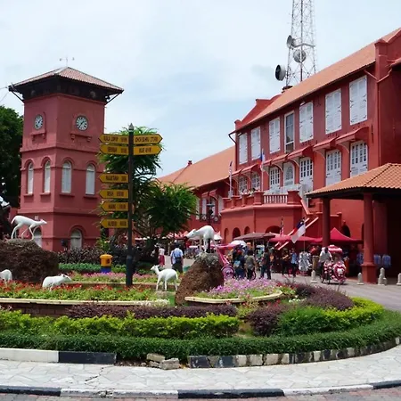 Cozy Riverside Hotel-3